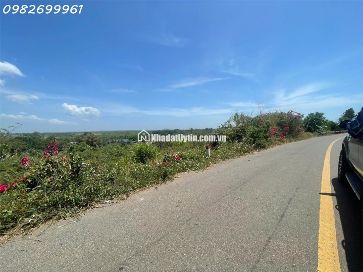 MẶT TIỀN NHỰA – VIEW HỒ TRIỆU ĐÔ – GIÁ 870 TRIỆU